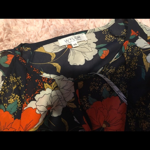 WYLDR Cold Shoulder Floral Tie Neck Top - Donated - Picture 5 of 8